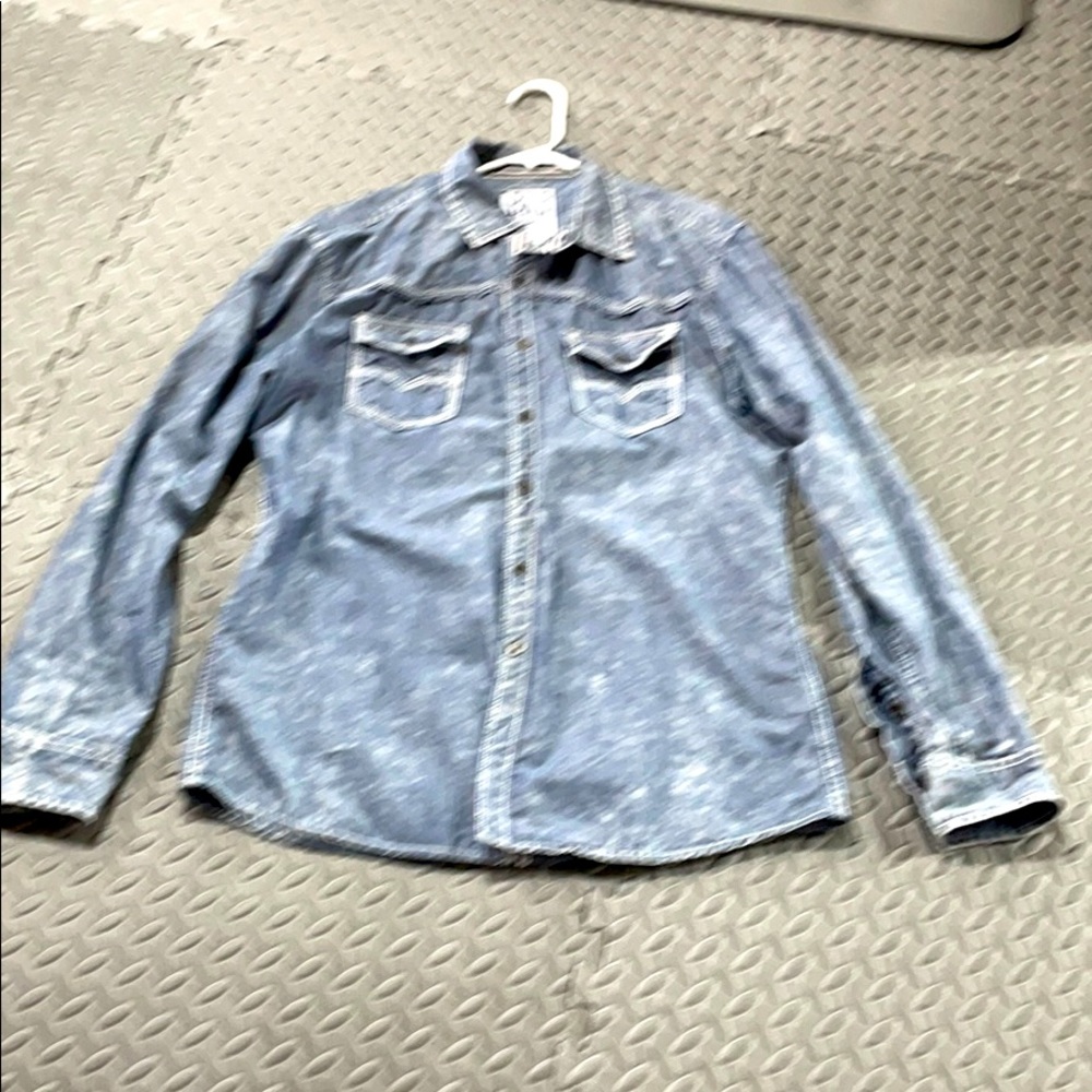 Men’s L BKE long sleeve shirt